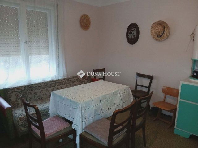 Eladó családi ház, Fehérvárcsurgón 12.9 M Ft, 1 szobás