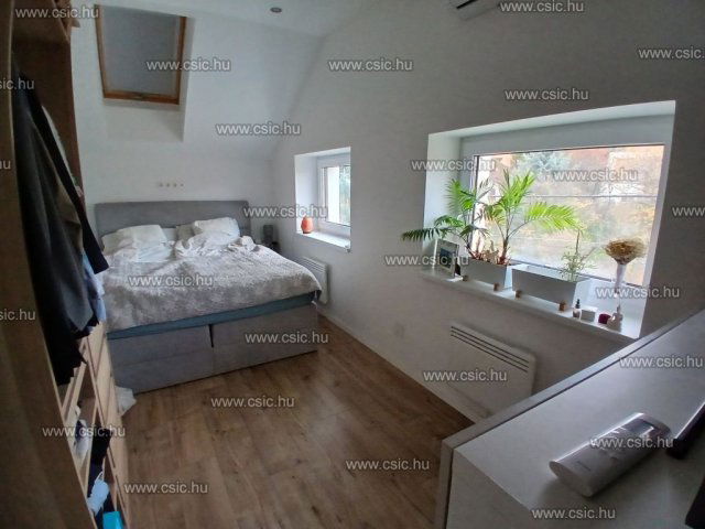 Eladó téglalakás, Budaörsön 109.9 M Ft, 2+2 szobás