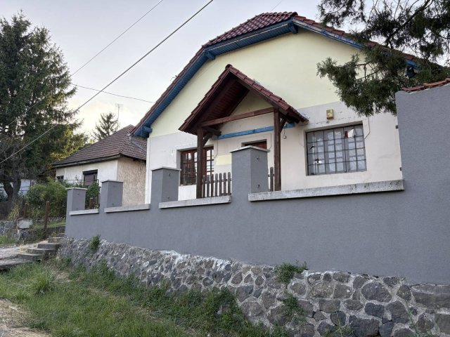 Eladó családi ház, Szandán 45 M Ft, 4 szobás