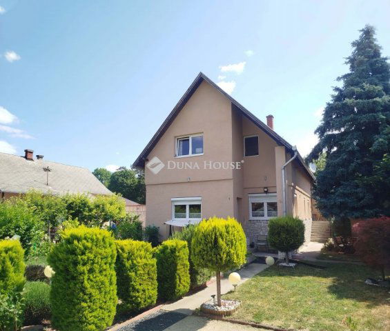 Eladó családi ház, Velencén 103.5 M Ft, 6 szobás