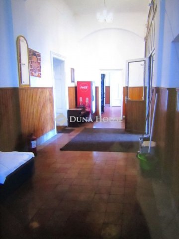 Kiadó üzlethelyiség, Debrecenben 180 E Ft / hó, 1 szobás