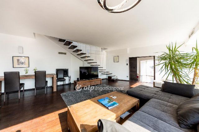 Eladó téglalakás, Budapesten, V. kerületben 733.32 M Ft