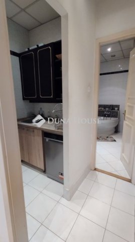 Eladó téglalakás, Budapesten, V. kerületben 94.9 M Ft, 2 szobás