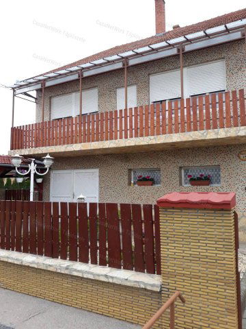 Eladó családi ház, Tápiószentmártonon 48 M Ft, 5 szobás