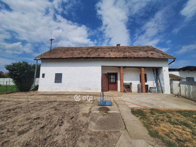 Eladó családi ház, Nádudvaron 7.5 M Ft, 2 szobás