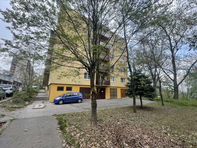 Eladó garázs, Miskolcon, Gesztenyés utcában 10 M Ft