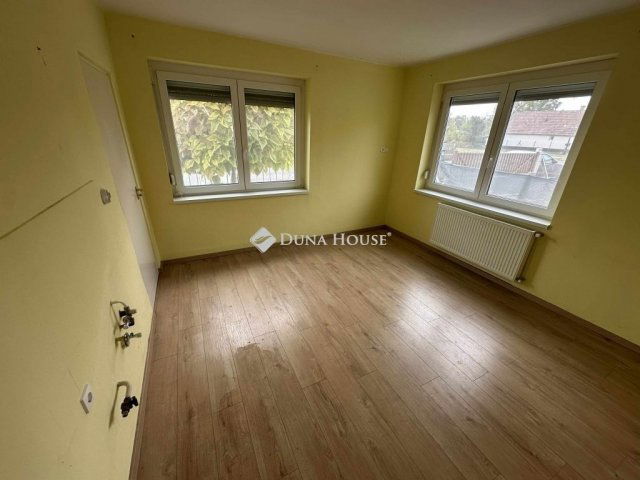 Eladó családi ház, Albertirsán 65 M Ft, 2 szobás