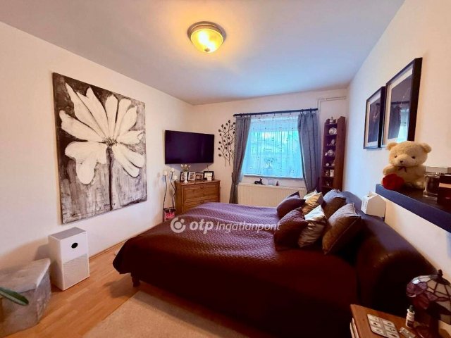 Eladó családi ház, Szigetszentmiklóson 124.9 M Ft, 4+3 szobás