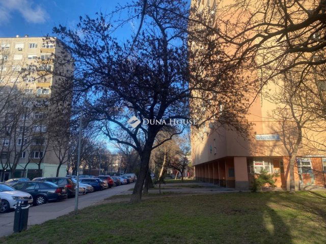 Eladó panellakás, Budapesten, III. kerületben 77.9 M Ft, 3 szobás