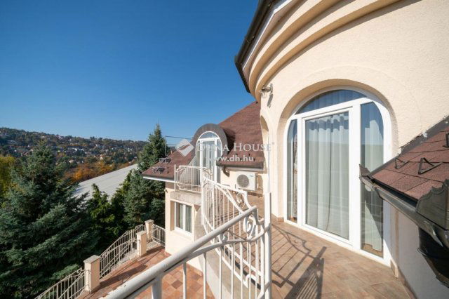 Eladó családi ház, Budapesten, II. kerületben 383.8 M Ft