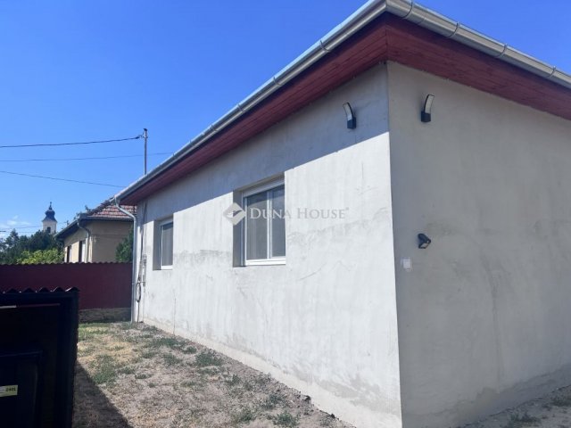 Eladó családi ház, Sződön 199.9 M Ft, 4 szobás
