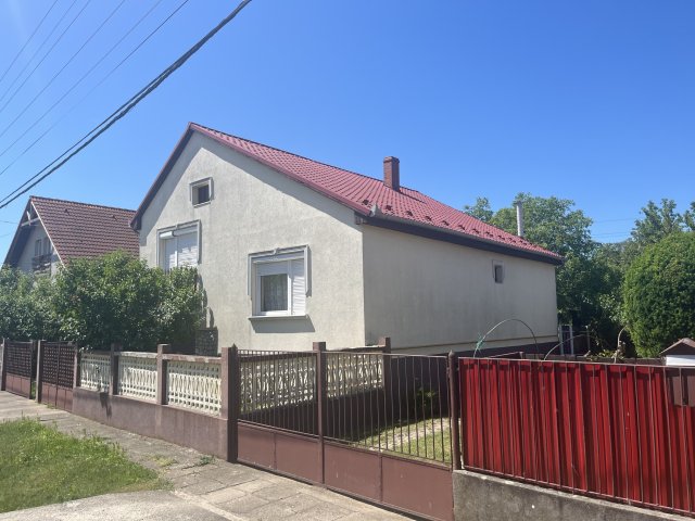 Eladó családi ház, Gesztelyben 42.9 M Ft, 4 szobás