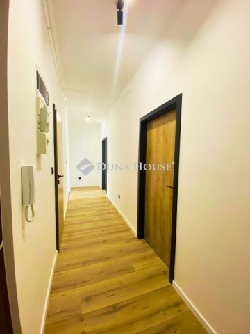 Eladó panellakás, Pécsett, Júlia utcában 49.9 M Ft, 2 szobás