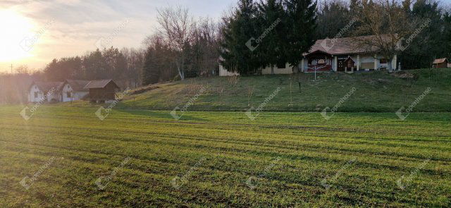 Eladó családi ház, Bakonycsernyén 199 M Ft, 6 szobás