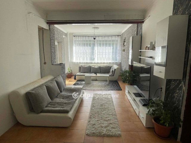 Eladó családi ház, Verpeléten 38.5 M Ft, 3 szobás