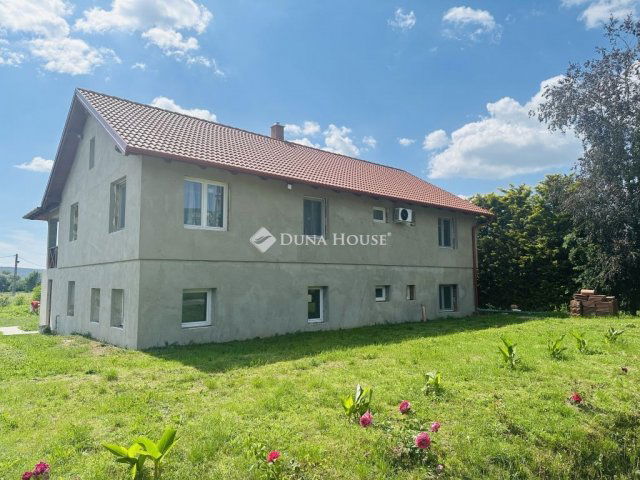 Eladó családi ház, Kesztölcön 129.9 M Ft, 7 szobás