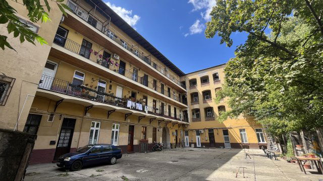 Eladó téglalakás, Budapesten, IX. kerületben, Haller utcában