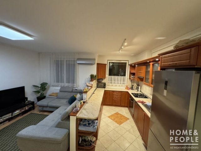 Eladó téglalakás, Szegeden 72.45 M Ft, 2 szobás