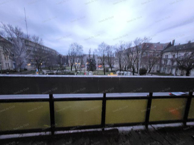 Eladó téglalakás, Győrött 55 M Ft, 2 szobás