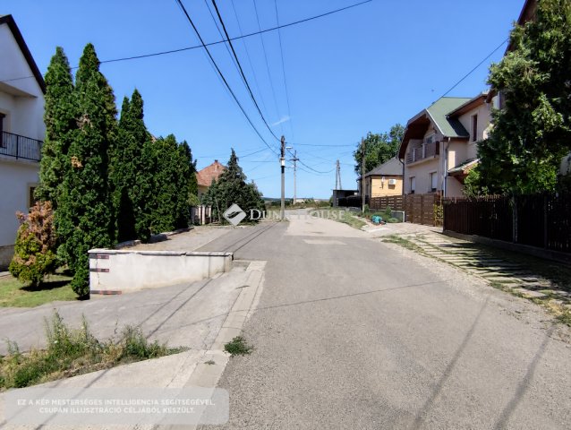 Eladó családi ház, Kartalon 89.9 M Ft, 7 szobás