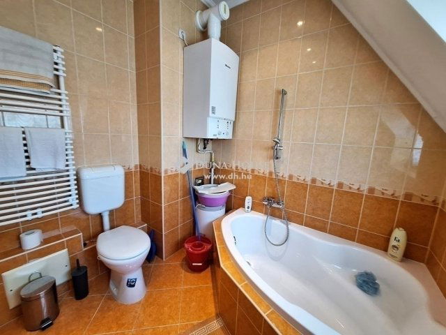 Eladó családi ház, Kecskeméten 74.99 M Ft, 5 szobás