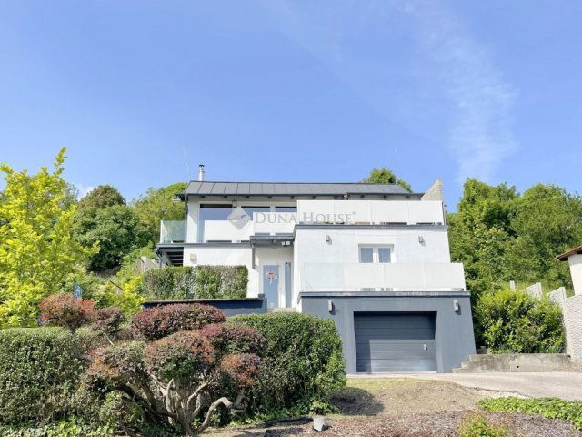 Eladó családi ház, Szentendrén 179.5 M Ft, 3 szobás