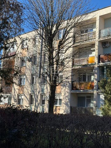 Eladó panellakás, Komáromban 29.9 M Ft, 1 szobás