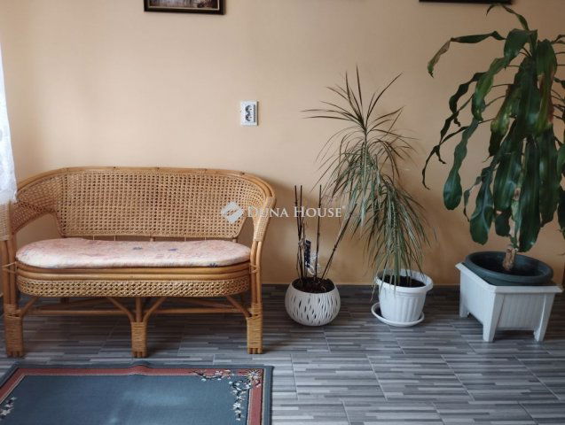 Eladó családi ház, Polgárdin, Béke utcában 89.5 M Ft, 5 szobás