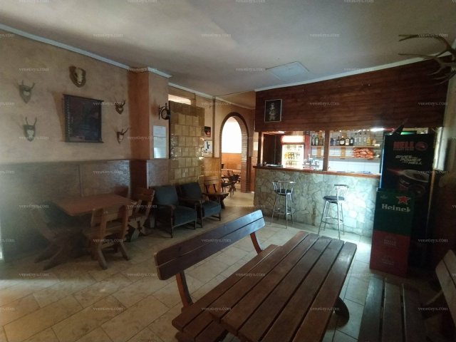 Eladó üzlethelyiség, Bükkszentkereszten 50 M Ft