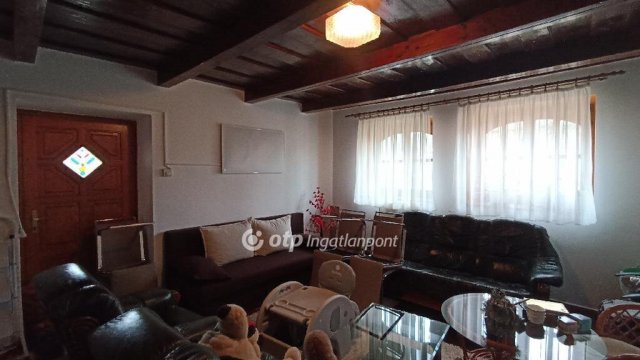 Eladó családi ház, Jászfényszarun 56.8 M Ft, 3 szobás