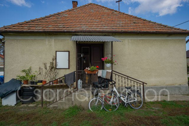 Eladó családi ház, Rábapatonán 35.9 M Ft, 2 szobás