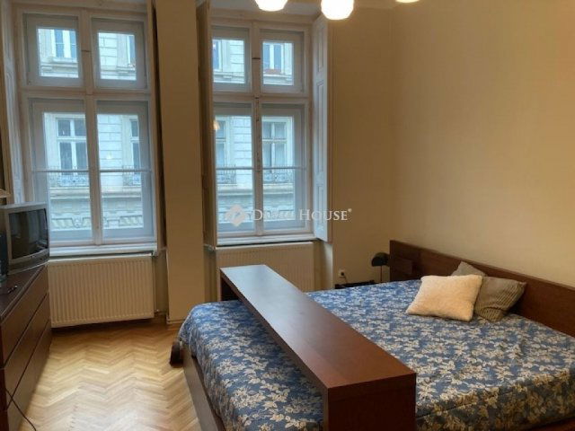 Eladó téglalakás, Budapesten, VI. kerületben 129.9 M Ft