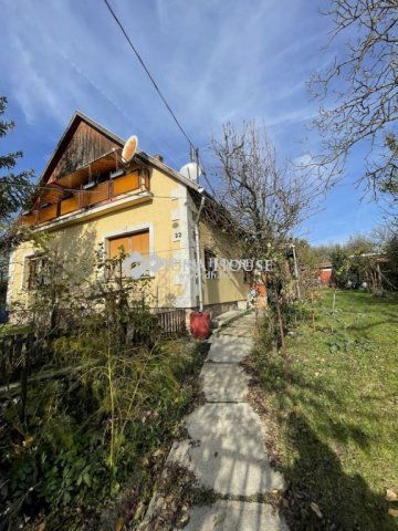 Eladó családi ház, Száron 62.9 M Ft, 3 szobás