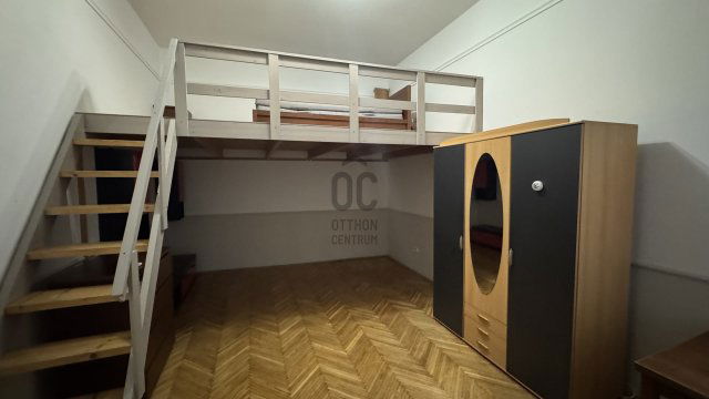 Eladó téglalakás, Budapesten, VI. kerületben, Paulay Ede utcában