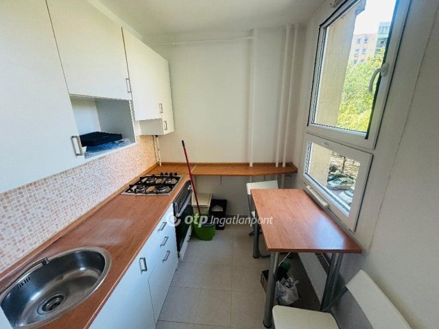 Eladó téglalakás, Budapesten, VIII. kerületben 85 M Ft, 3 szobás