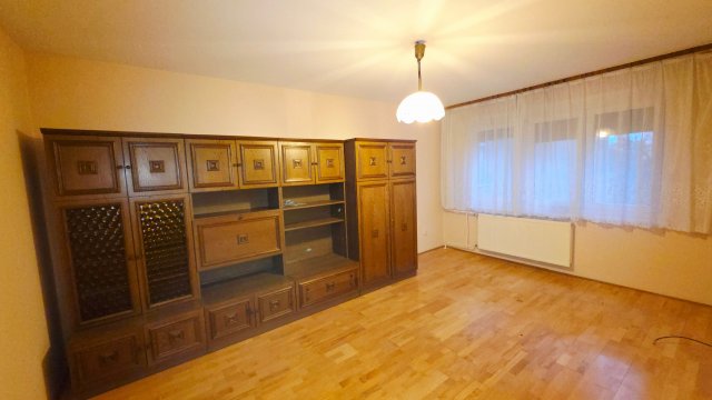 Eladó panellakás, Székesfehérvárott 47.9 M Ft, 2 szobás