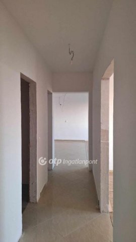 Eladó téglalakás, Szolnokon 72.257 M Ft, 2 szobás