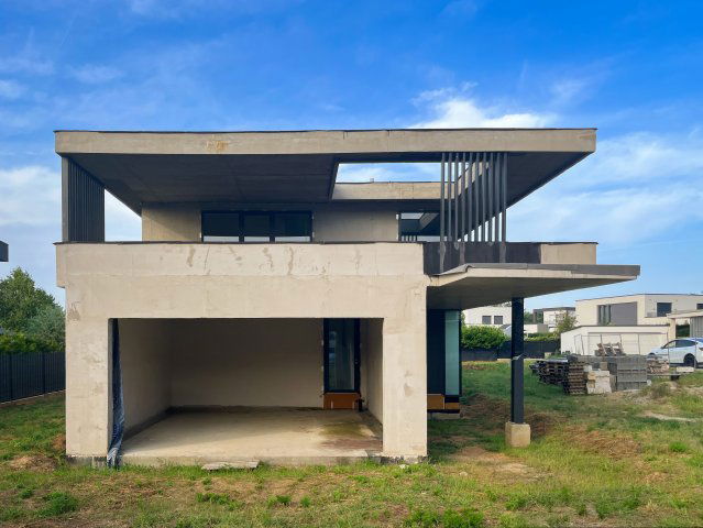 Eladó családi ház, Mogyoródon 285 M Ft, 6+4 szobás