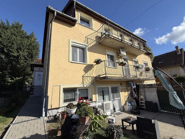 Eladó családi ház, Szentendrén 145 M Ft, 5 szobás