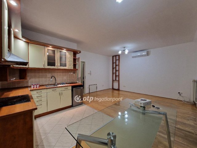 Eladó téglalakás, Budapesten, IV. kerületben 89.9 M Ft, 2 szobás