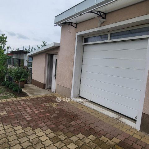 Eladó családi ház, Mikepércsen 219 M Ft, 5 szobás