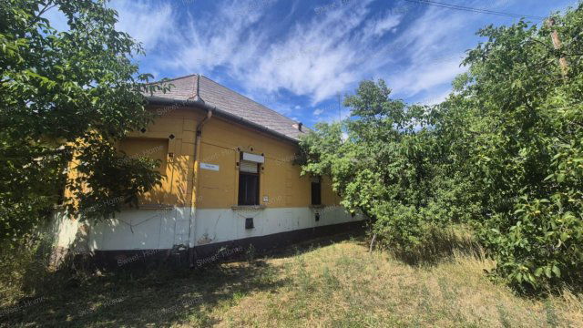 Eladó családi ház, Kerekegyházán 20 M Ft, 2 szobás