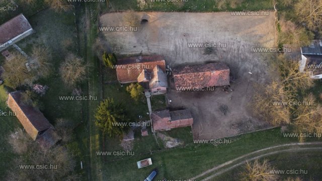 Eladó telek, Öreglakon 16 M Ft / költözzbe.hu