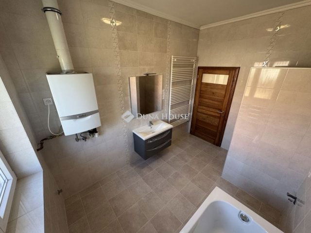 Eladó családi ház, Budapesten, XXI. kerületben 94.9 M Ft