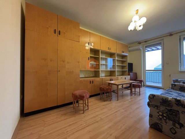 Kiadó téglalakás, albérlet, Pécsett 140 E Ft / hó, 1+1 szobás