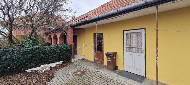 Eladó családi ház, Nagykarácsonyon 39 M Ft, 3 szobás