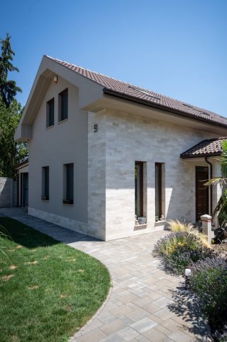 Eladó családi ház, Pócsmegyeren 149.9 M Ft, 3+1 szobás