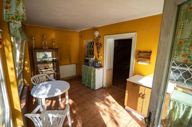 Eladó családi ház, Tatán 179 M Ft, 5 szobás