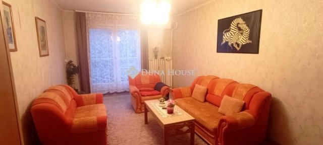 Eladó panellakás, Budapesten, III. kerületben 61.9 M Ft