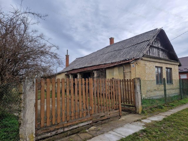 Eladó családi ház, Jászdózsán 6.99 M Ft, 2 szobás